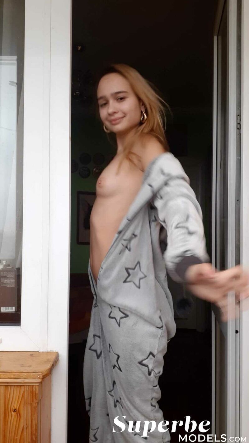 Еленочка, 21 год, 0 размер груди